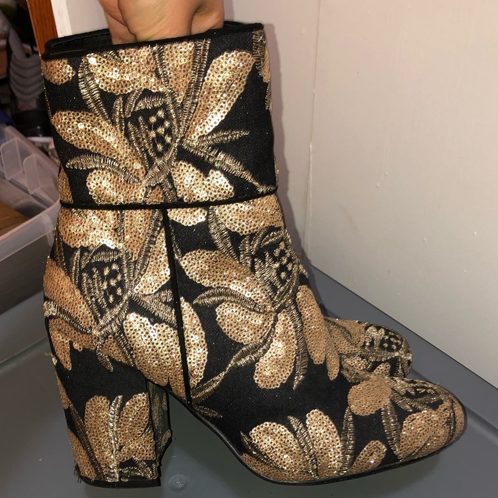 Sequin gold and black bootsies